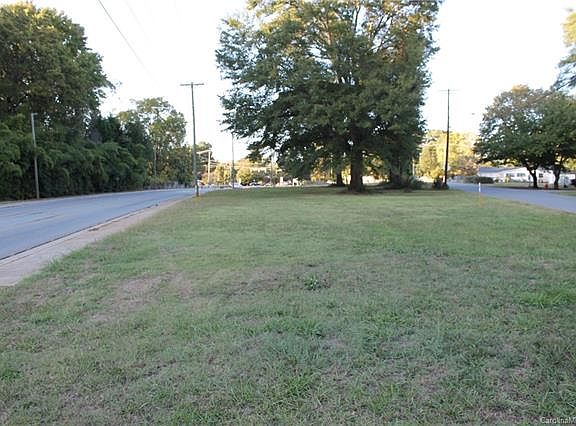 3rd image of 2801 Gardner Park Dr