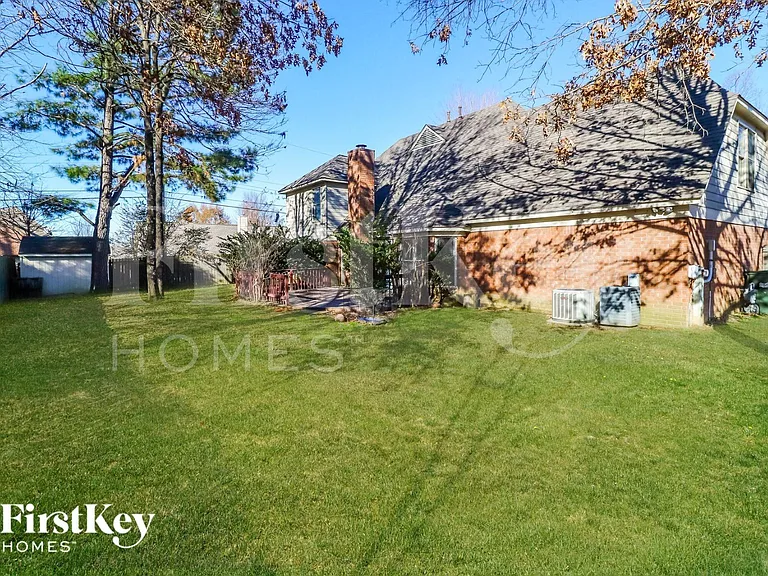 9095 Strawberry Ln — Photo 15