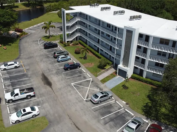 2071 Oakridge F #2071, Deerfield Beach, FL 33442