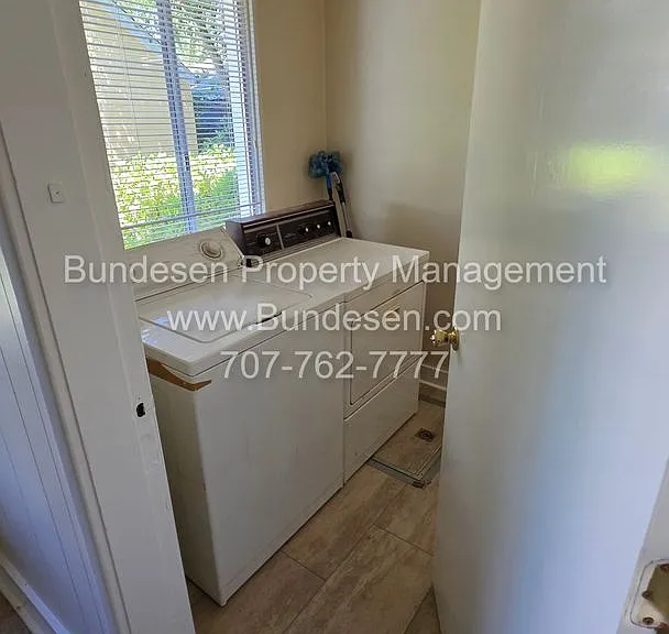 340 Church St — Photo 17