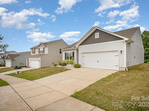 3rd image of 2030 Lanza Dr