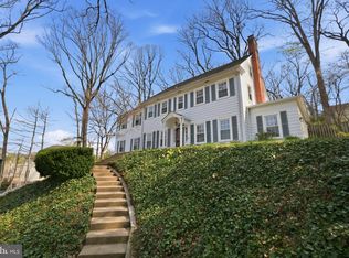 1805 Army Navy Dr, Arlington, VA 22202