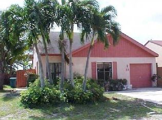 33 Peachtree Pl, Boynton Beach, FL 33436