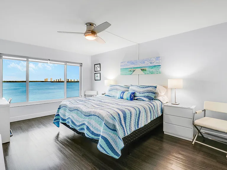 52 Yacht Club Dr #402 — Photo 19