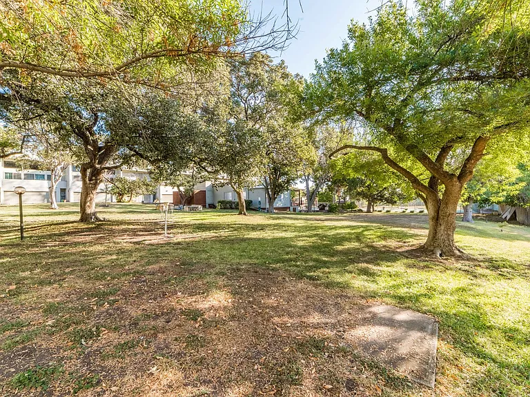 3102 Eisenhauer Rd #A1 — Photo 25