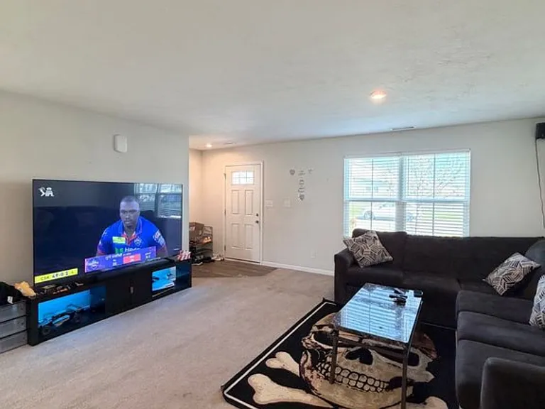 2637 Spurlock Ln — Photo 2