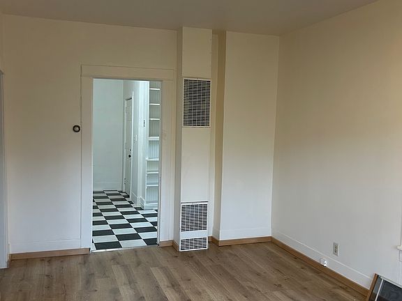 3rd image of 4216 36th Ave S #1