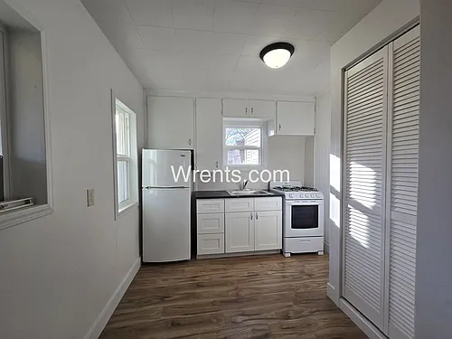 1327 E Bridgeport Ave Photo 1