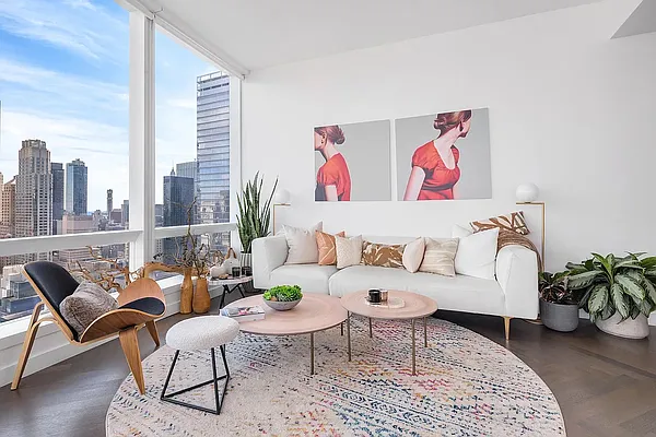 Rented by SERHANT. | media 4