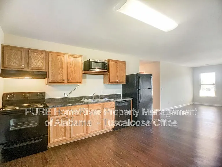 2200 Harrison St — Photo 6