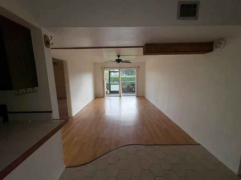 460 NW 20th St #1100 — Photo 5
