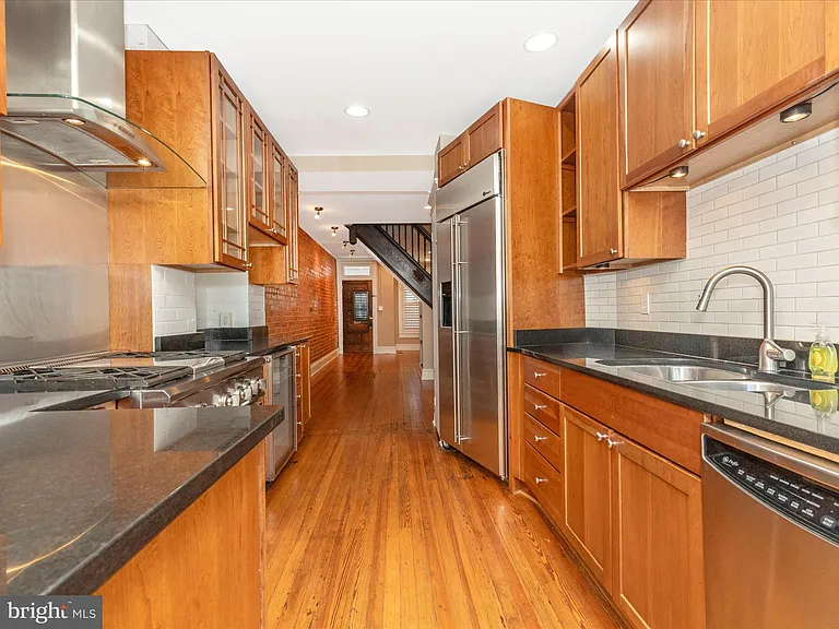 232 Dill Ave — Photo 12