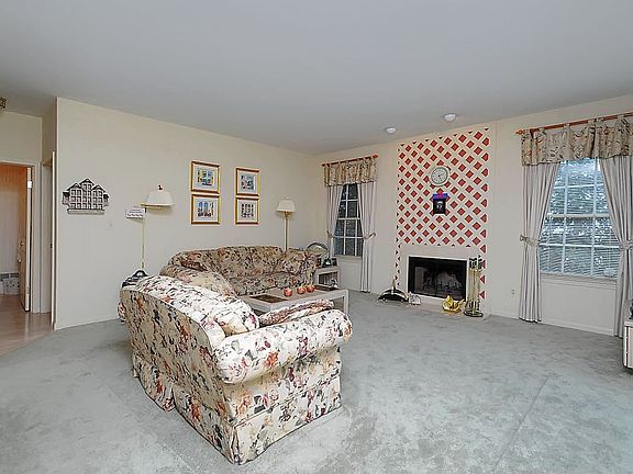 1st Floor Family Room