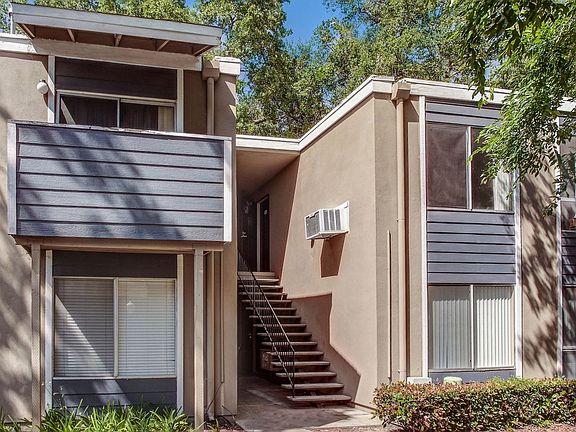 3rd image of 5300 Hackberry Ln APT 105