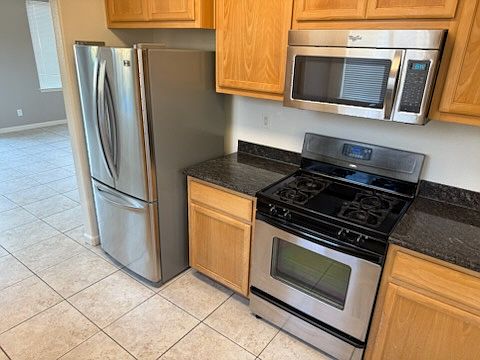 2nd image of 842 Hearn Ave