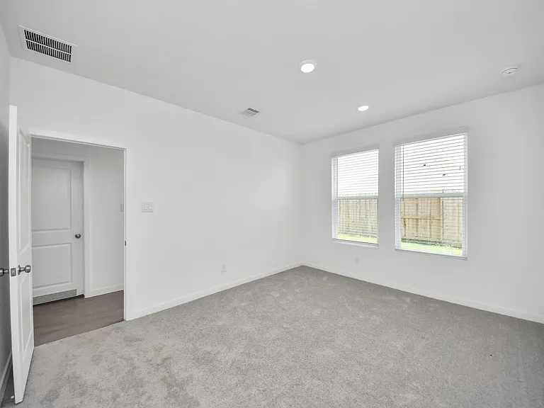 29515 Pondview Dr — Photo 30