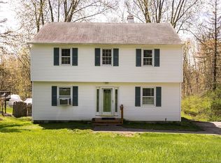 16 Jackson Dr, Danbury, CT 06811