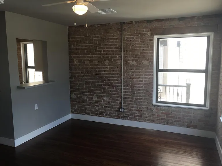 134 NW 13th St — Photo 23