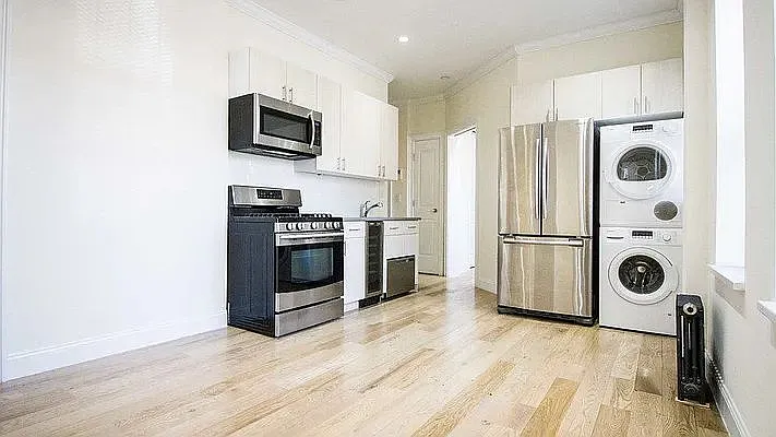 1075 Greene Ave #445 — Photo 10