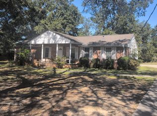 1403 E Lee Rd, Taylors, SC 29687