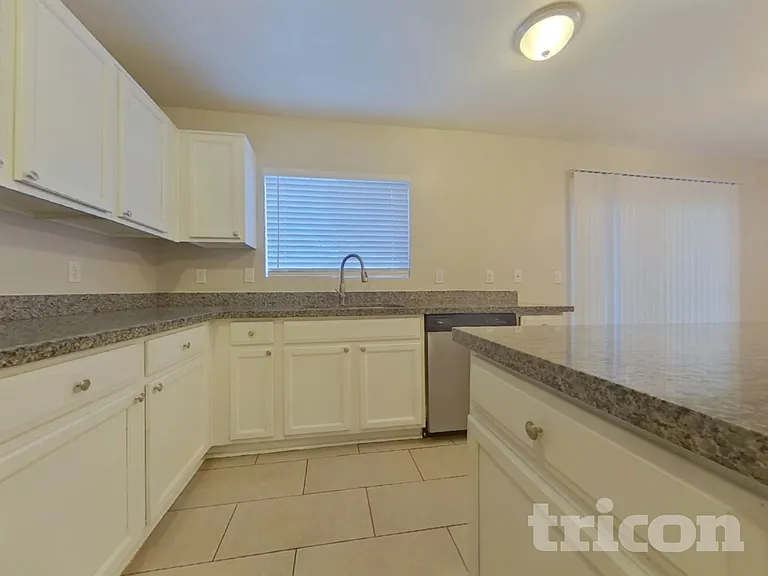 22244 W Sonora St — Photo 9