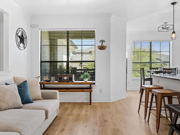 7701 Rialto Blvd APT 623, Austin, TX 78735
