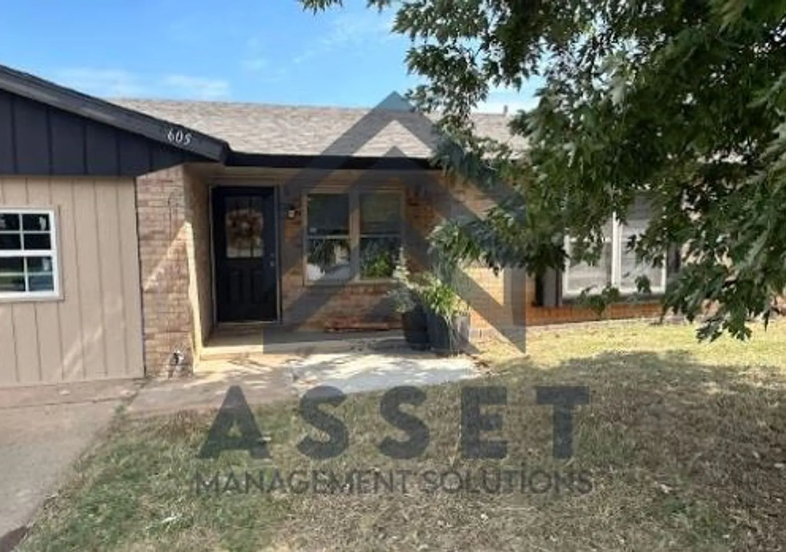 605 Jasmine Place — Photo 1