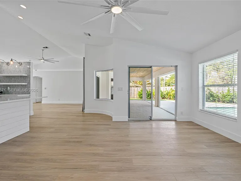 5923 Loxahatchee Pines Dr — Photo 44