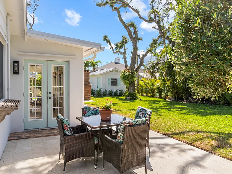 594 Bougainvillea Ln — Photo 44
