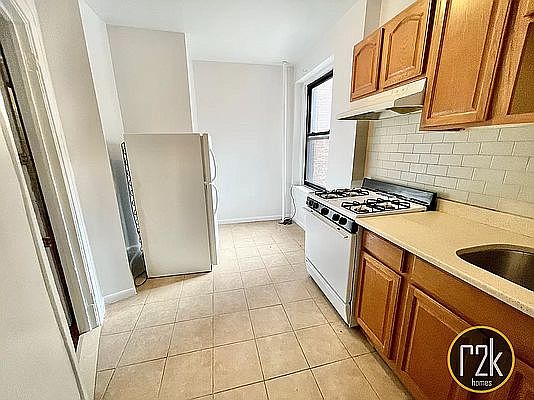 3rd image of 30-11 Astoria Blvd #31D