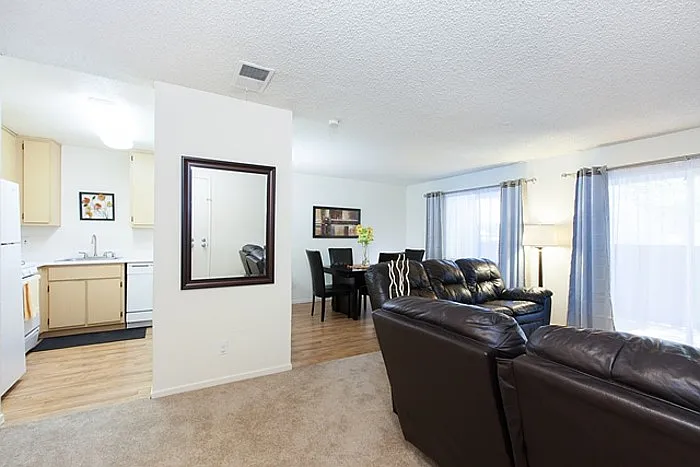 4875 Mowry Ave — Photo 13