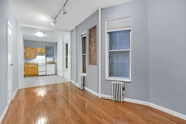 Rented by Cooper & Cooper Real Estate | media 14