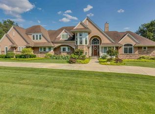15524 Hearthstone Dr, Mishawaka, IN