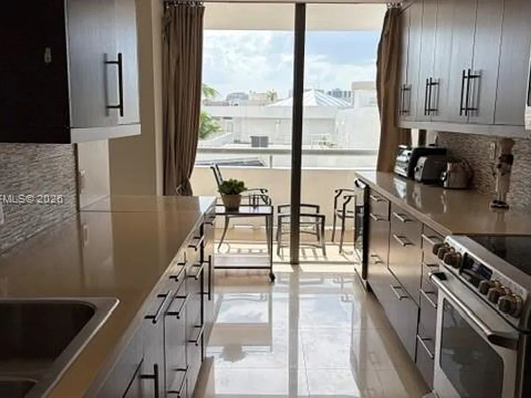 19707 Turnberry Way #4L — Photo 12