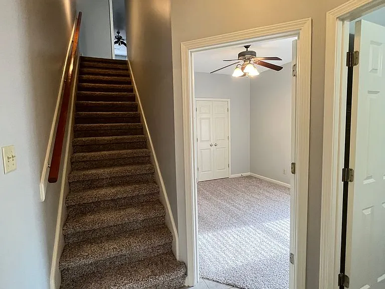 8570 Meadow Green Dr — Photo 18