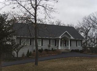 260 Melody Ln, Carpentersville, IL 60110