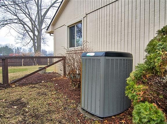 5th image of 1520 Carpenter Ct
