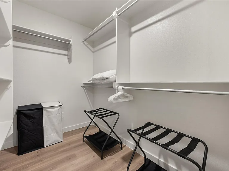 2509 Kenwood Ave — Photo 27