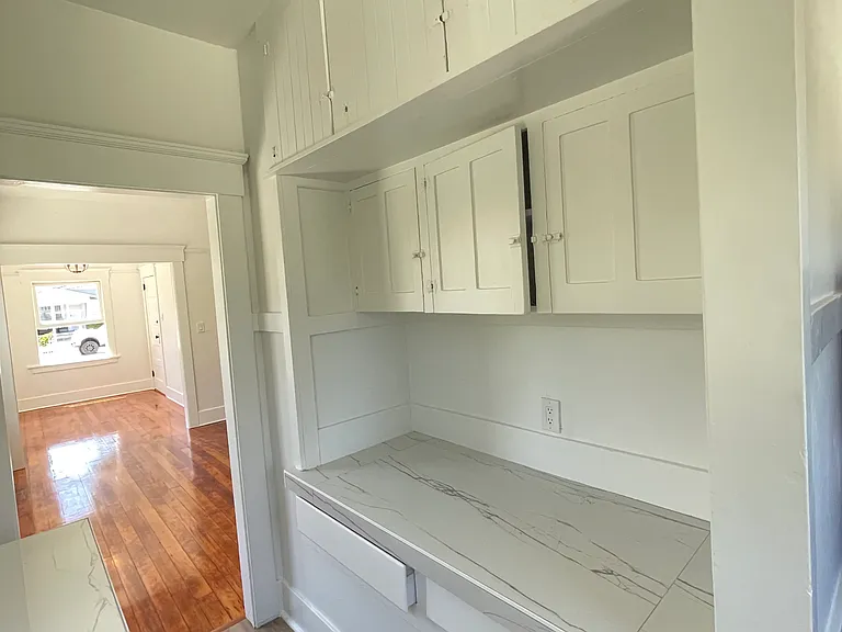 1066 Robinson Ave #1 — Photo 8