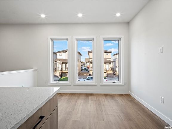 5th image of 1162 Poley STREET N