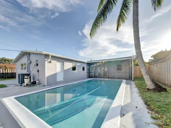 3210 N 72nd Way, Hollywood, FL 33024