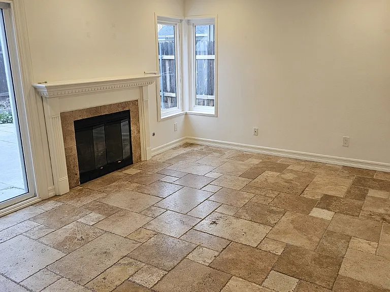 1692 Charlie Horse Way — Photo 4