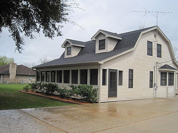 2nd image of 2519 Avenue L