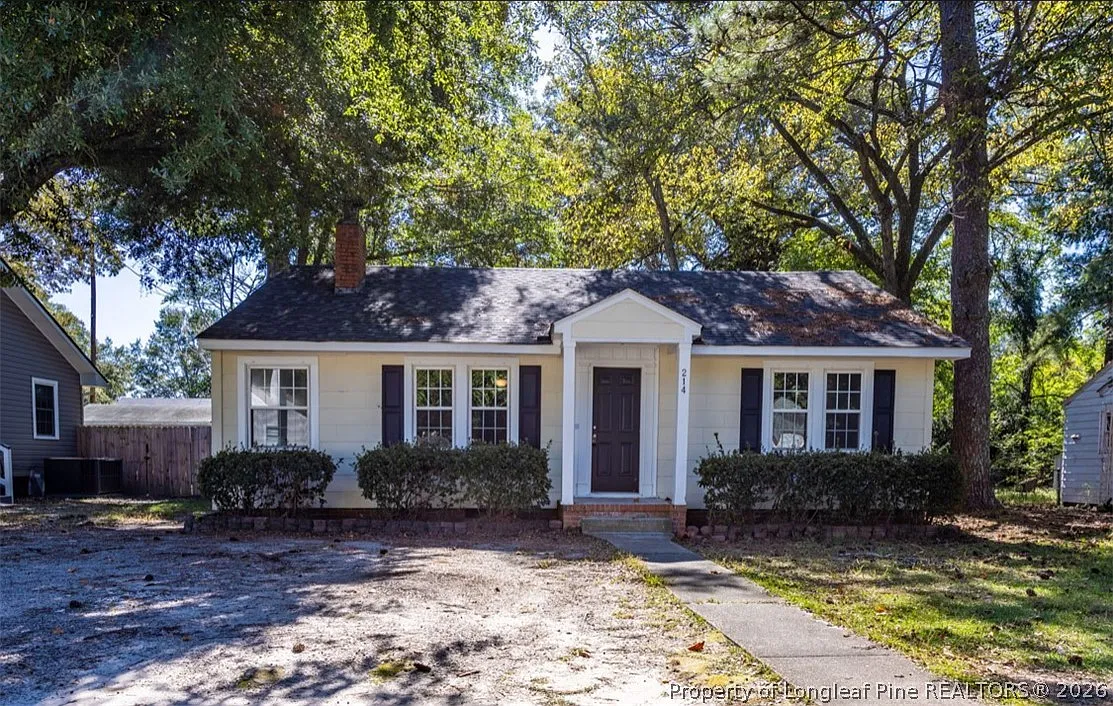 2 bed, 1.0 bath, 1074 sqft, $1,300 — Photo 2