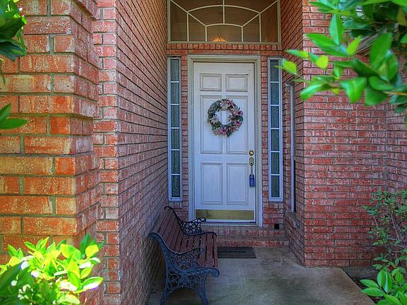 2nd image of 2308 Maplewood Trl