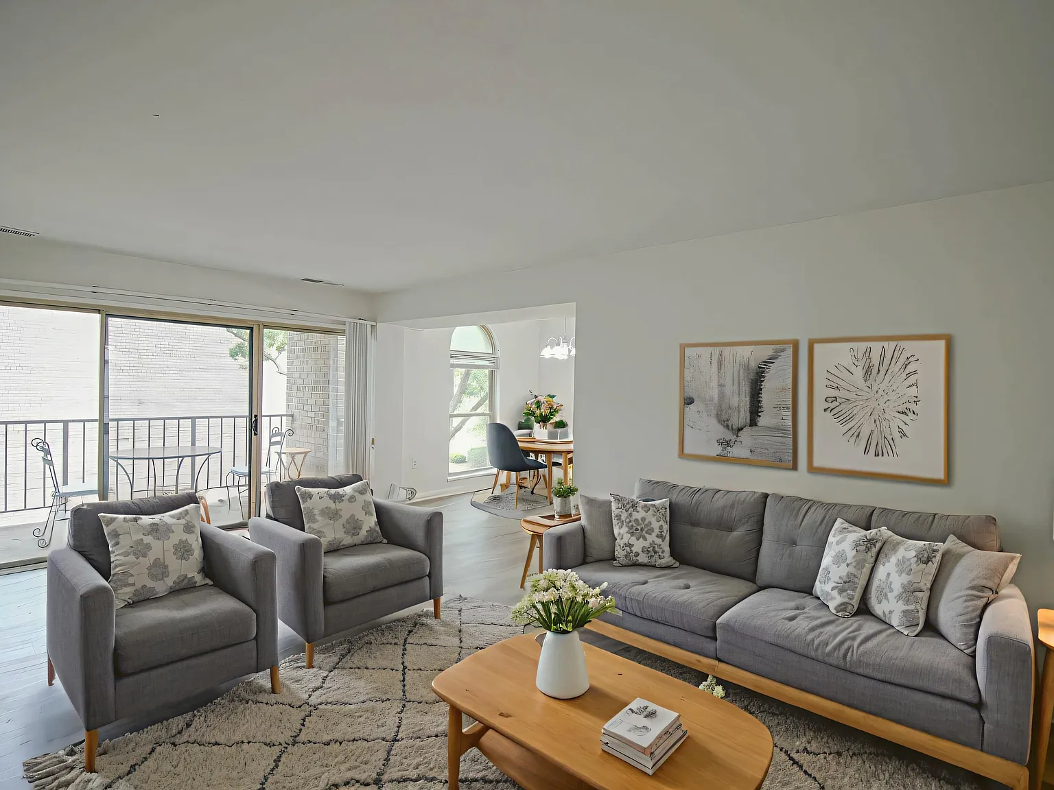 6 Canterbury Sq — Photo 2