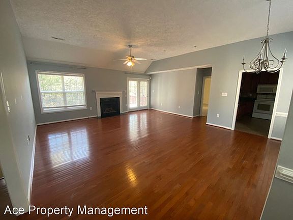 3rd image of 161 Oakmount Dr