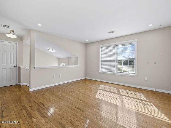 5th image of 205 6th Ave APT 5