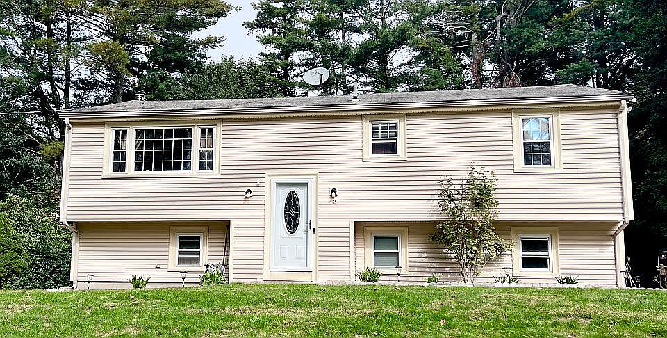2nd image of 2 Lakenham Dr
