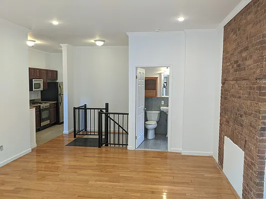 Rented by Highline Residential | media 28